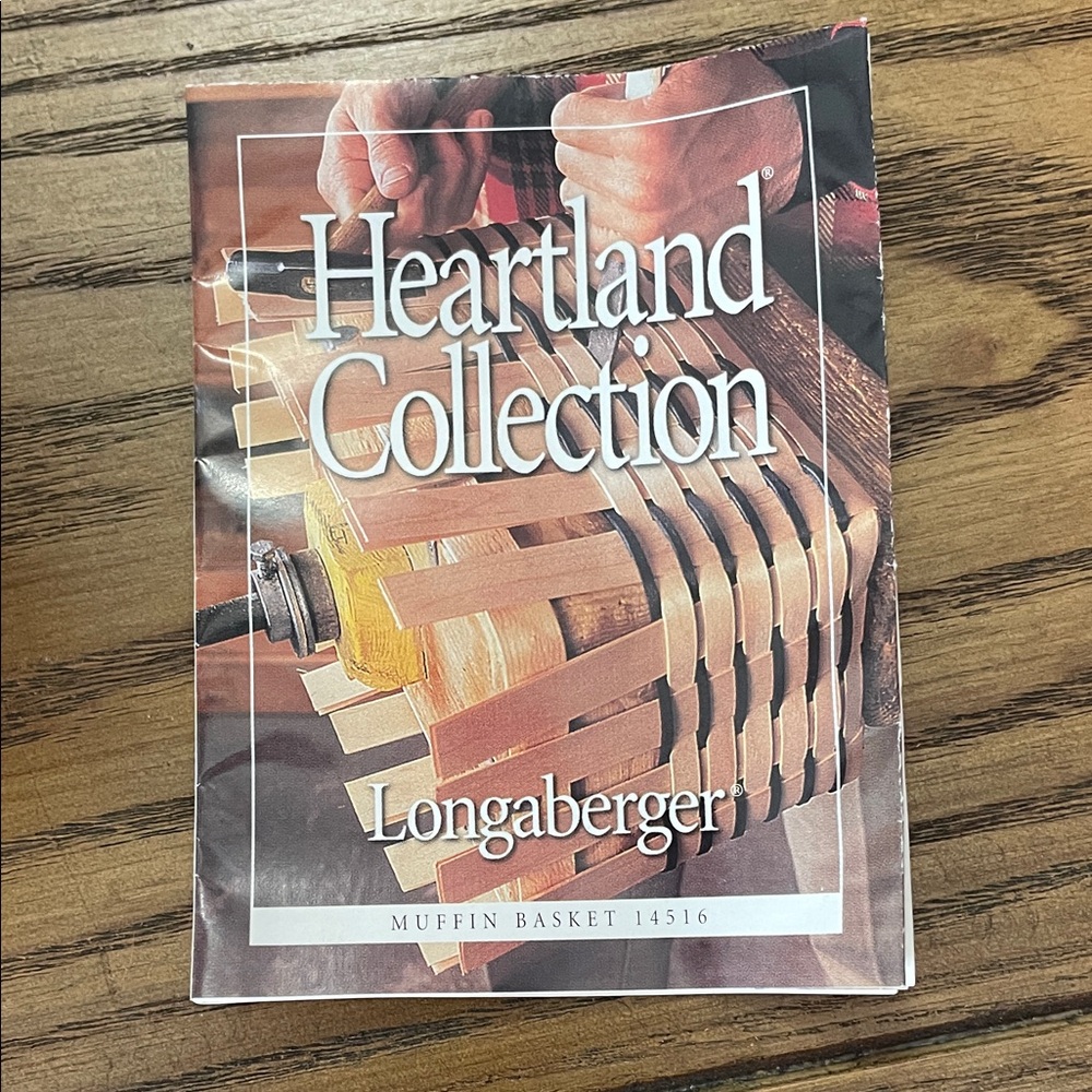 Longaberger Heartland Collection Hand woven muffin basket with fabric liner and - Picture 11 of 11